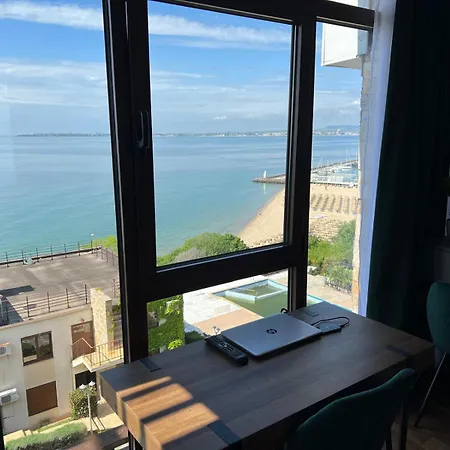 Апартамент Dolce Premium Panorama Sea View Свети Влас