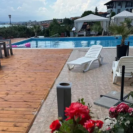 Апартамент Dolce Premium Panorama Sea View *