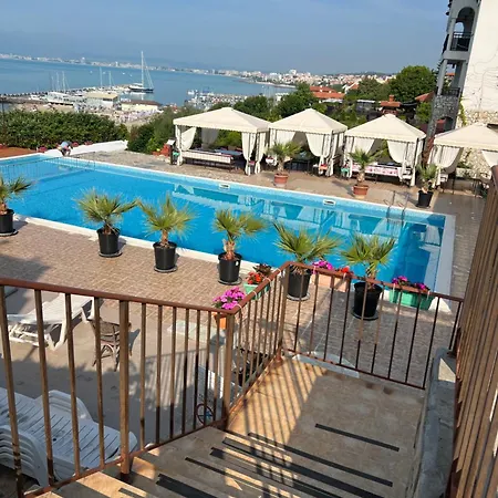 Dolce Premium Panorama Sea View Апартамент *